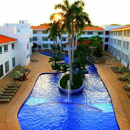 Готель La Isla Huatulco Екстер'єр фото