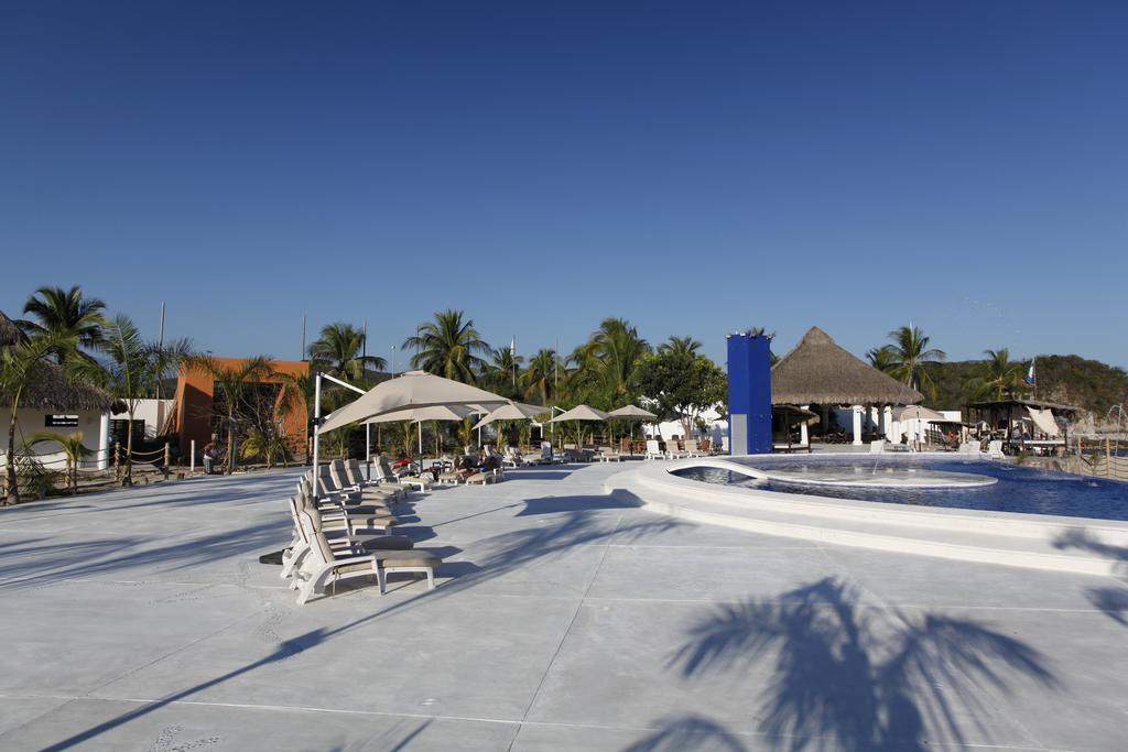 Готель La Isla Huatulco Екстер'єр фото