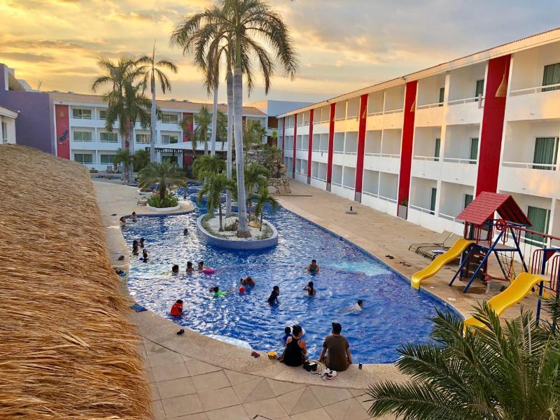 Готель La Isla Huatulco Екстер'єр фото